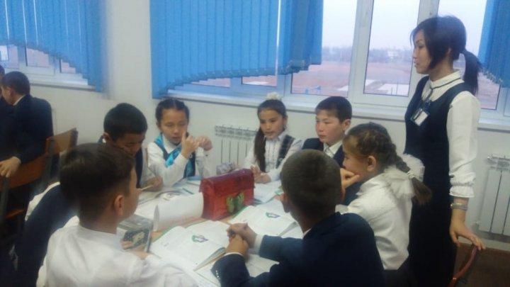 "Сыныптағы достық" тақырыбында өзін-өзі тану пәні мұғалімі А.Абдразакованың 6 "Ә" сыныбымен өткізген ашық сабағы