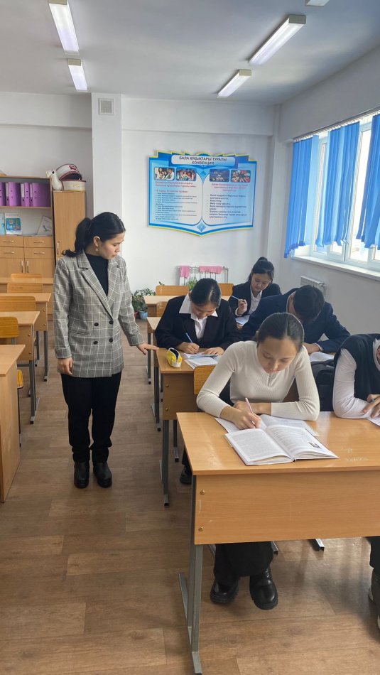 20.10.2023 жылы жоспарға сәйкес 8-11қазақ және орыс сыныптардан қазіргі отбасындағы ата-аналар мен жасөспірімдердің қарым-қатынасын анықтау және талдау мақсатында сауалнама алынды.