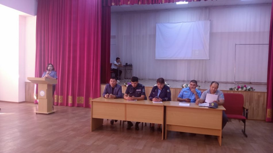 Қазақстан темір жолы Жамбыл облысы Тараз станциясының  полиция қызметкерлері  "ТЕМІР ЖОЛ ҚАУІПСІЗДІГІ" тақырыбында, және Жамбыл облысы психикалық ден саулық орталығының  нарколог дәрігері  КӘМЕЛЕТКЕ  ТОЛМАҒАНДАР  АРАСЫНДА  мамандар түсіндірді